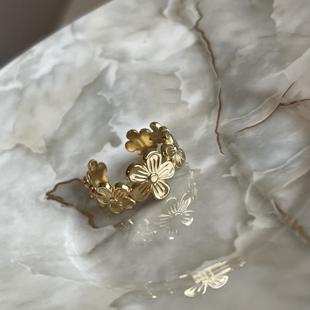 n e w | gold flower ring